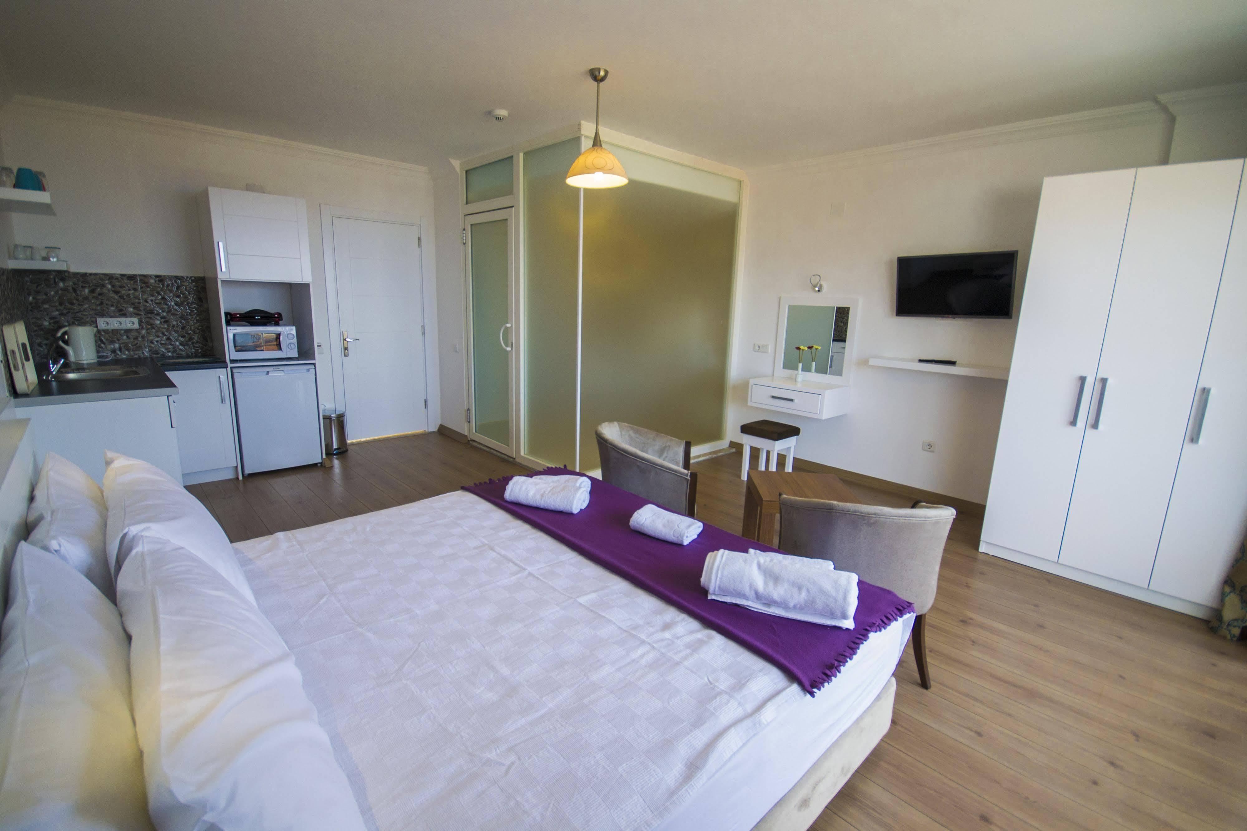 Kelebek Studio Apartments Kalkan Exterior photo